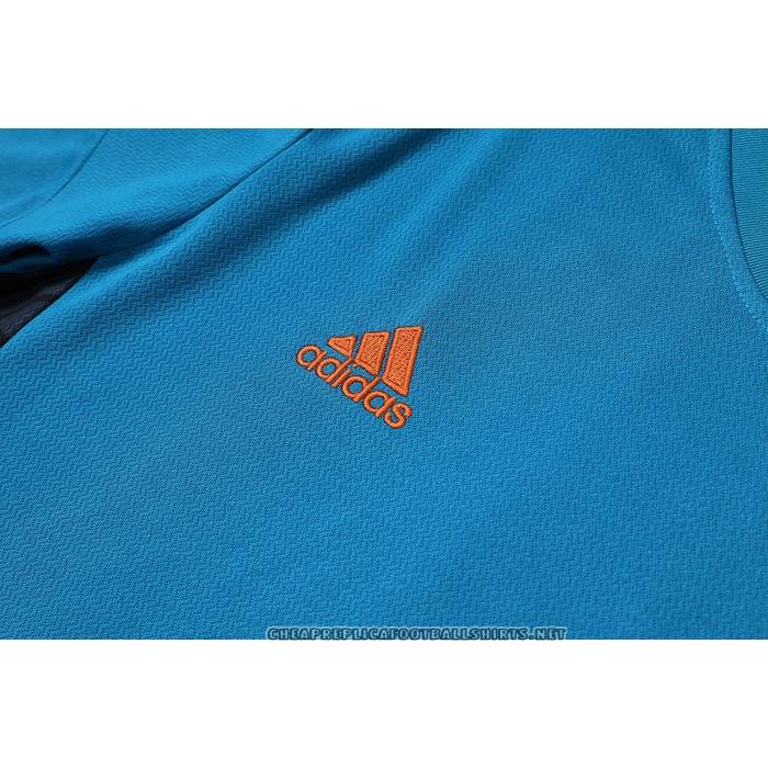 Tracksuit
 Manchester United 2022-2023 Short Sleeve
 Blue
 - Shorts
